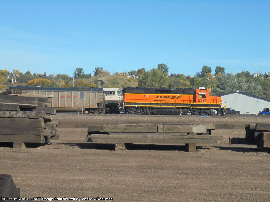 BN 9785 + BNSF 2374